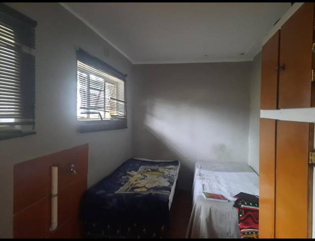 11 BEDROOM HOUSE FOR SALE IN SASOLBURG EXT 3
